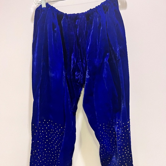 Velvet embroidered dress wear or costume - Picture 8 of 10